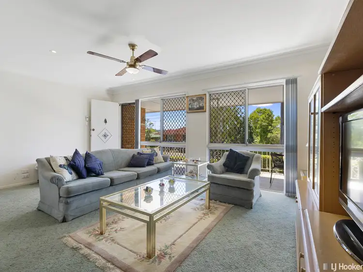 Fourth view of Homely house listing, 2 Cresthaven Drive, Mansfield QLD 4122