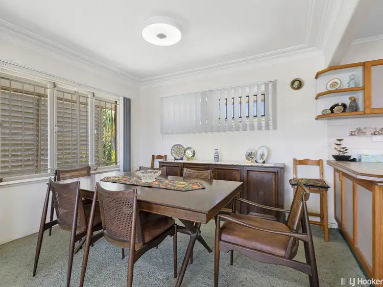 Fifth view of Homely house listing, 2 Cresthaven Drive, Mansfield QLD 4122