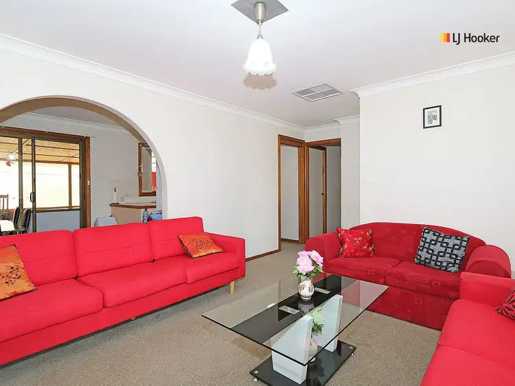 Fifth view of Homely house listing, 28 Wiradjuri Crescent, Wagga Wagga NSW 2650