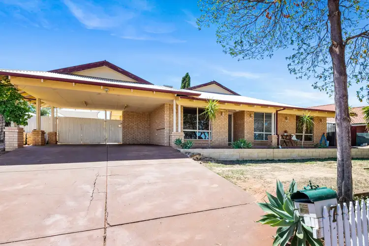 7 KUNANALLING AVE, Hannans WA 6430