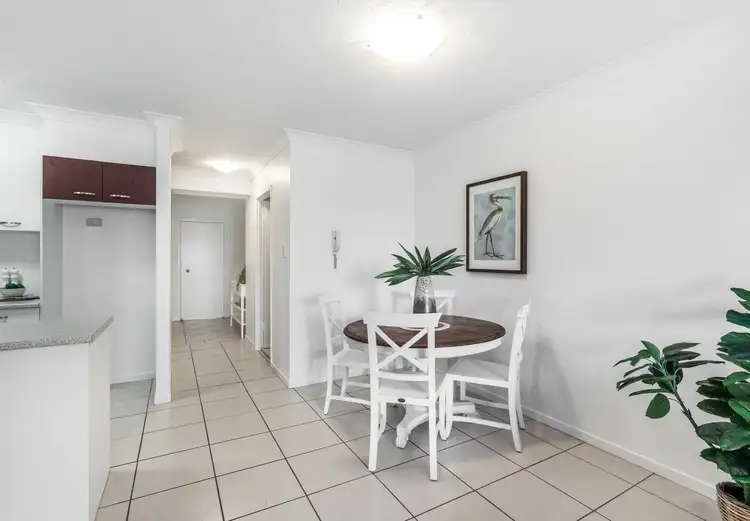 Sixth view of Homely apartment listing, Unit 2/960 Wynnum Road, Cannon Hill QLD 4170