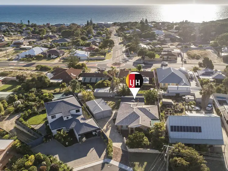 15 Mousehole Crecent, Yanchep WA 6035