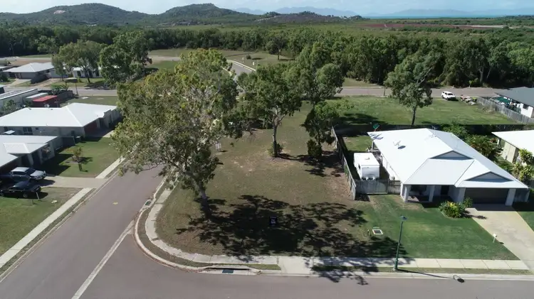 14 Cowrie Street, Bowen QLD 4805