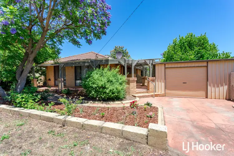 38 Seville Drive, Seville Grove WA 6112