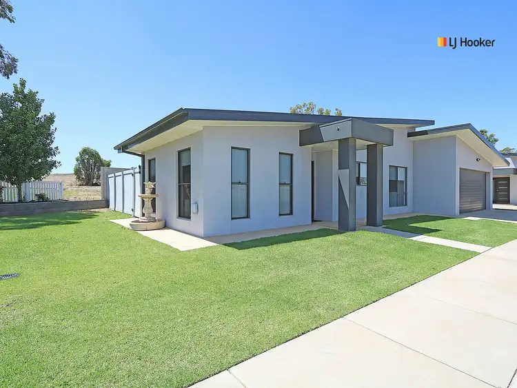 Main view of Homely unit listing, Unit 1/1 Cootamundra Boulevard, Gobbagombalin NSW 2650