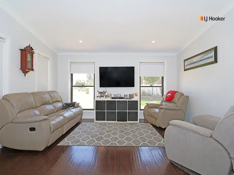 Third view of Homely unit listing, Unit 1/1 Cootamundra Boulevard, Gobbagombalin NSW 2650