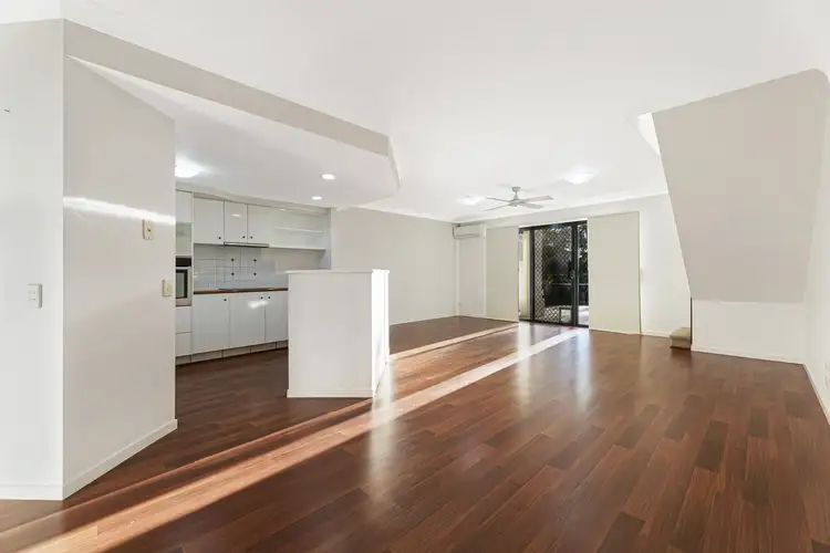 16/43 Myola Court, Coombabah QLD 4216