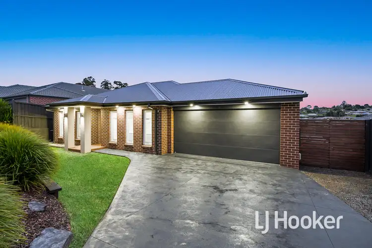 27 Empire Avenue, Drouin VIC 3818
