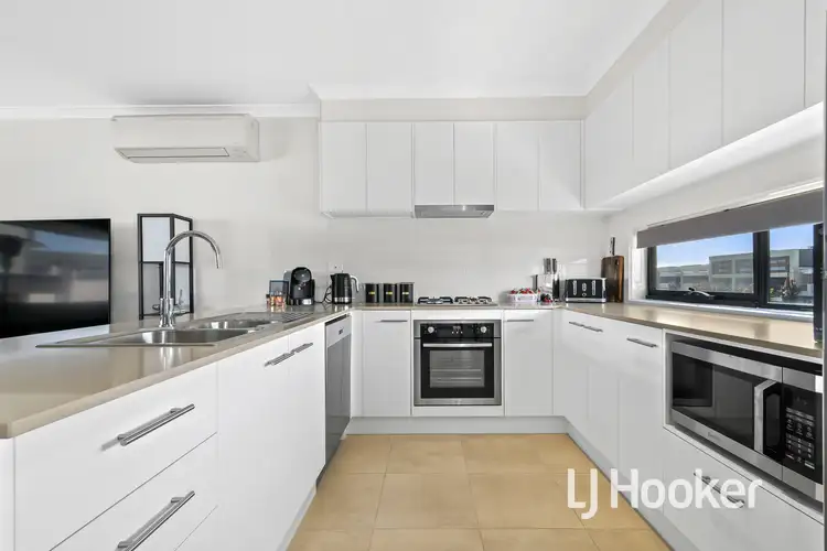 Fifth view of Homely townhouse listing, 33 Rubus Way, Pakenham VIC 3810