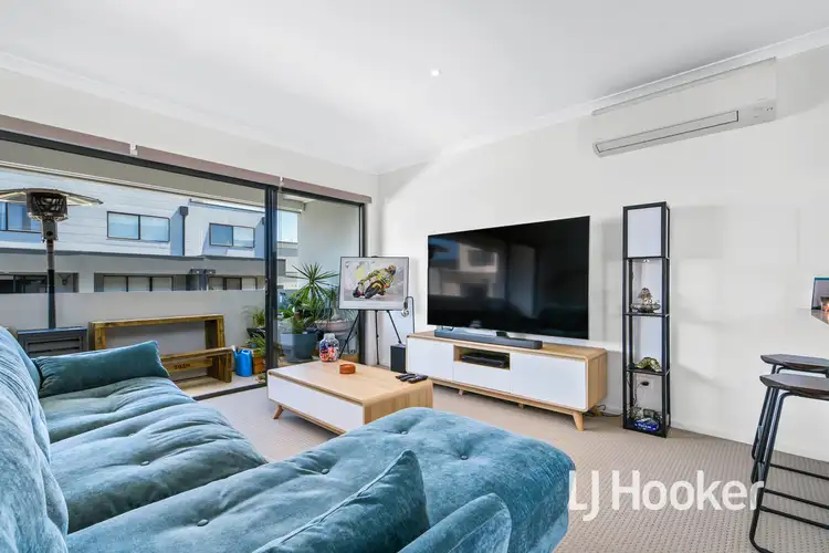 Sixth view of Homely townhouse listing, 33 Rubus Way, Pakenham VIC 3810