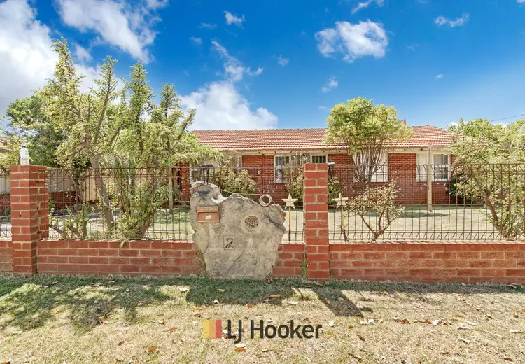 2 Derrington Cr, Balga WA 6061