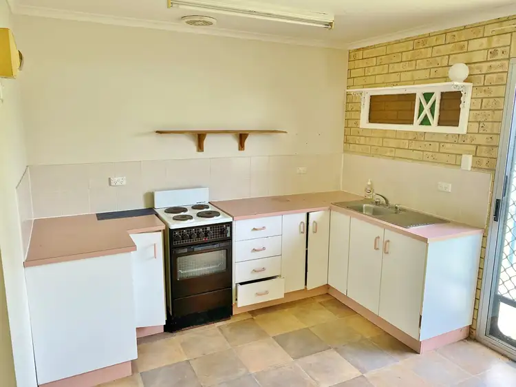 Fourth view of Homely unit listing, Unit 8/88 Walter Road, Kingaroy QLD 4610