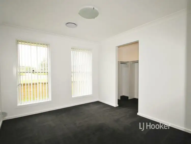 Third view of Homely semi-detached listing, 2/29 Bayswood Avenue, Vincentia NSW 2540