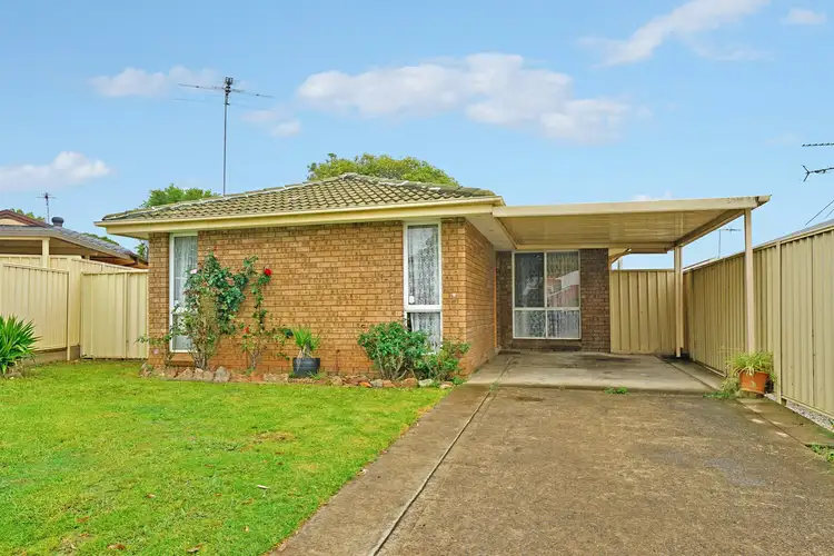 18 Mundarda Place, St Helens Park NSW 2560