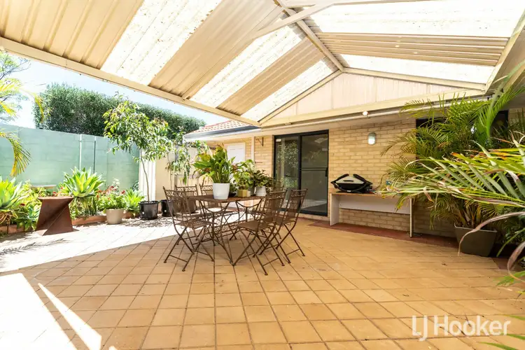 2/8 Hope Avenue, Manning WA 6152