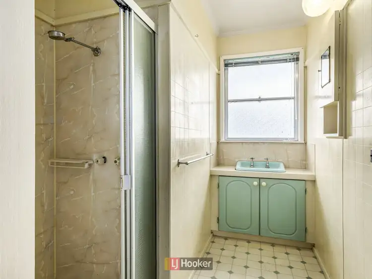 Fifth view of Homely house listing, 8 Hebb Court, Colac VIC 3250