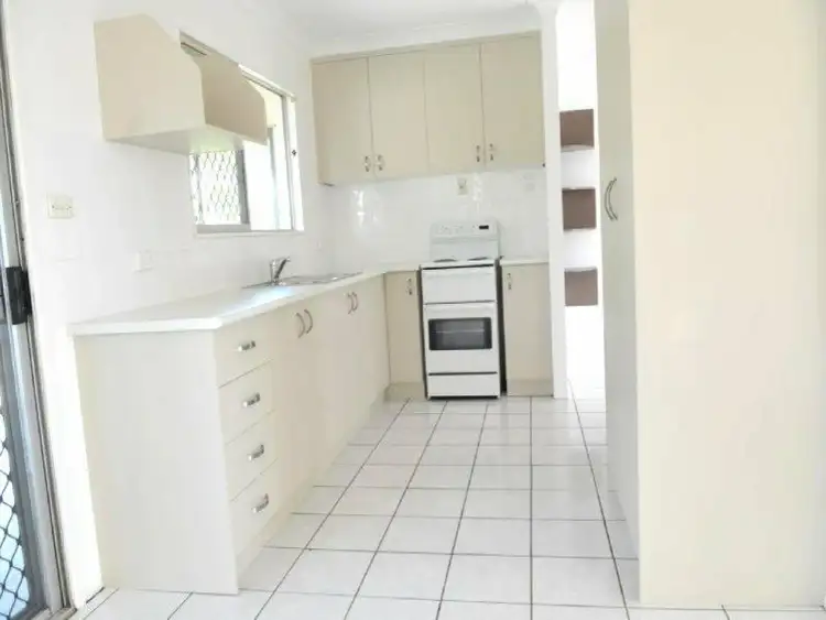 Fourth view of Homely house listing, 4 Acacia Court, Kin Kora QLD 4680