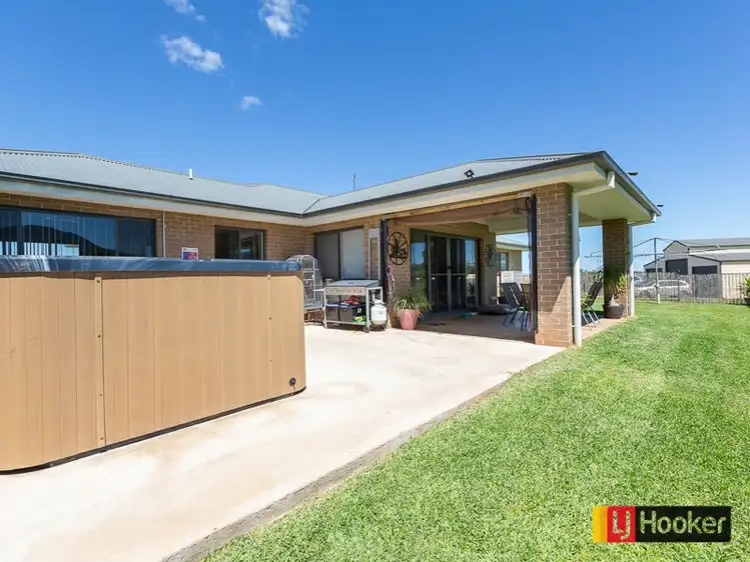 Fifth view of Homely house listing, 1 Horseshoe Place, Tamworth NSW 2340