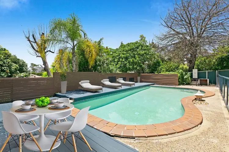 9 Nyora Street, Southport QLD 4215