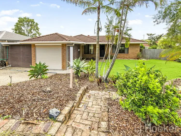 11 Naretha Street, Carindale QLD 4152
