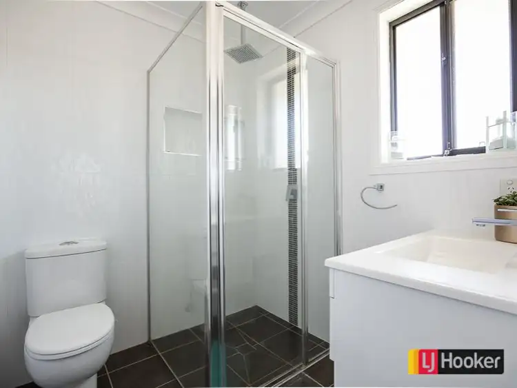 Fifth view of Homely house listing, 8 Landsborough Close, Tamworth NSW 2340