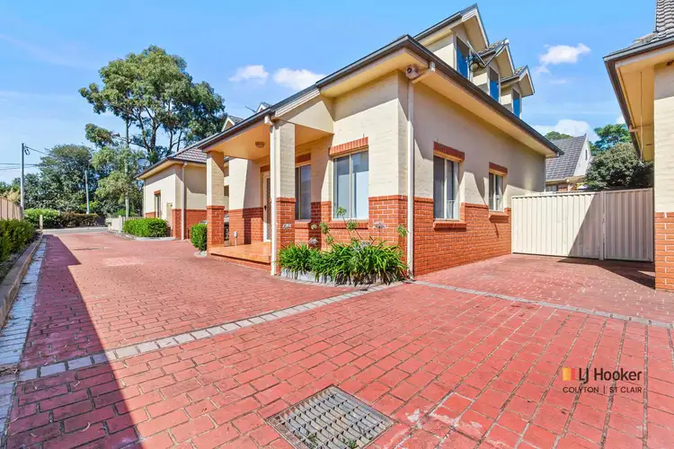 Second view of Homely townhouse listing, 2/237 Great Western Highway, St Marys NSW 2760
