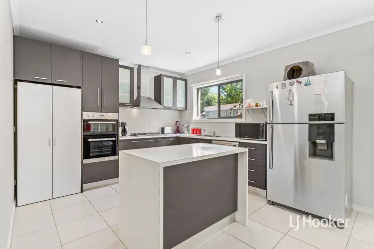 Sixth view of Homely house listing, 10 Durrol Way, Caroline Springs VIC 3023