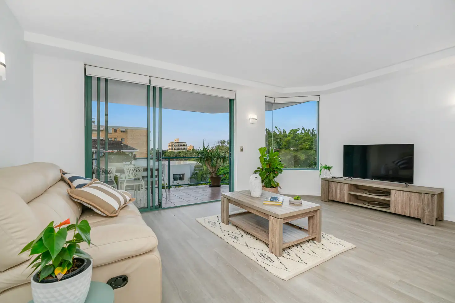 Main view of Homely apartment listing, 4/10 Park Avenue, East Brisbane QLD 4169