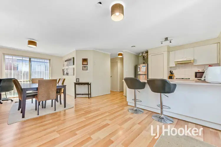 Fifth view of Homely house listing, 8 Greenmantle Close, Cranbourne West VIC 3977