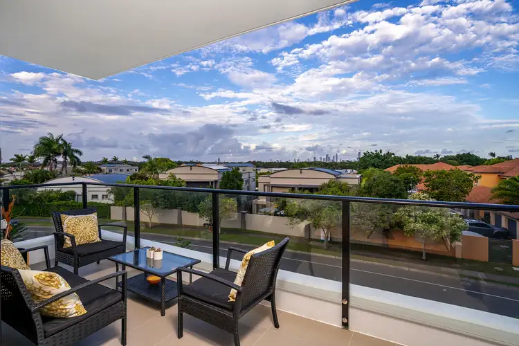 202/112 Palm Meadows Drive, Carrara QLD 4211