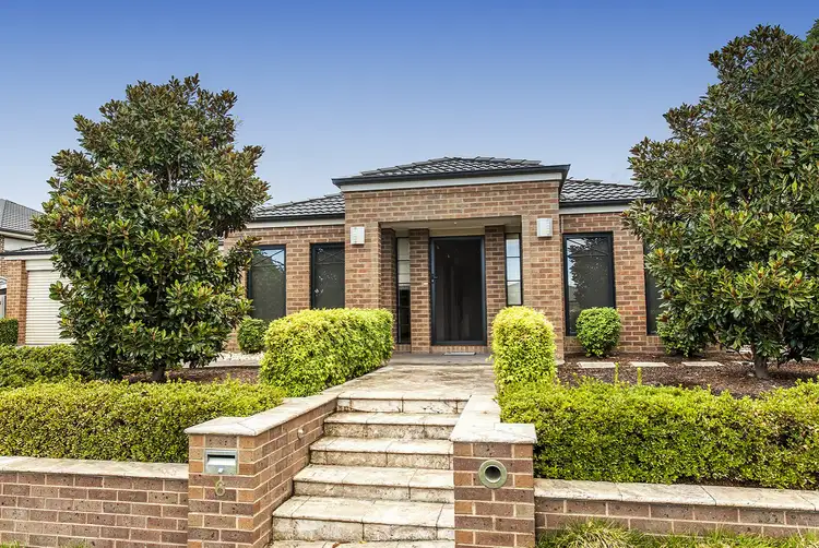 6 Regent Avenue, Mooroolbark VIC 3138