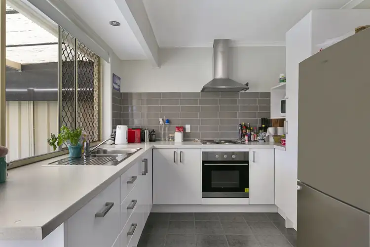 2/5 Hollywood Place, Oxenford QLD 4210