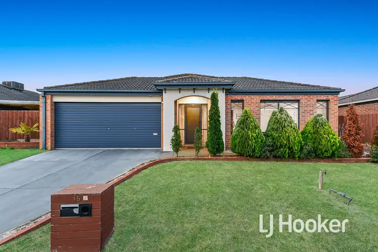 15 Camelia Way, Pakenham VIC 3810