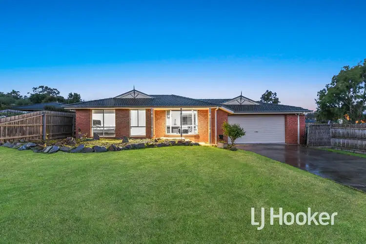 4 Shetland Court, Pakenham VIC 3810