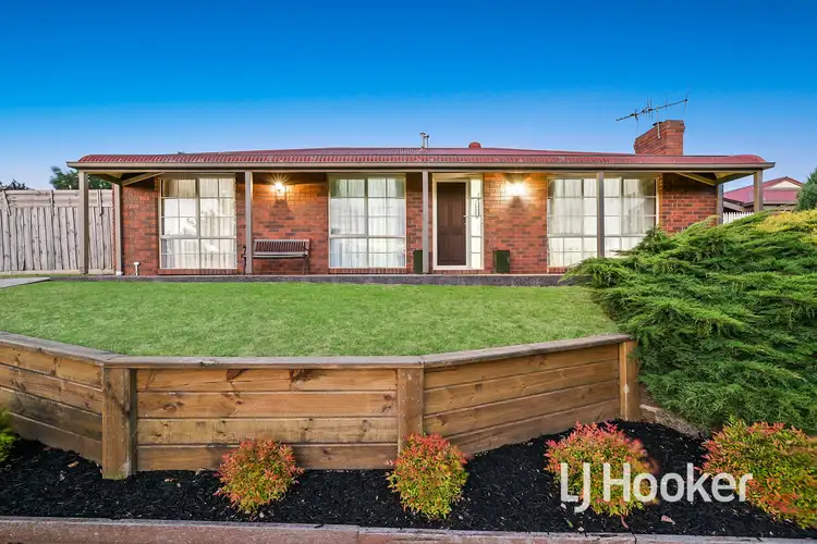 10 McInnes Court, Pakenham VIC 3810