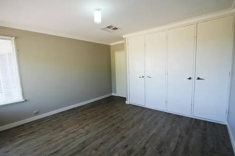 Fifth view of Homely house listing, 5 Dowling Place, Orelia WA 6167