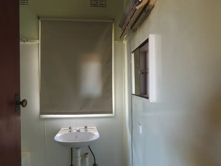 Fifth view of Homely house listing, 2 Lauer Crescent, Nyah West VIC 3595