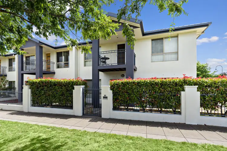 26 Mapleton Avenue, Harrison ACT 2914