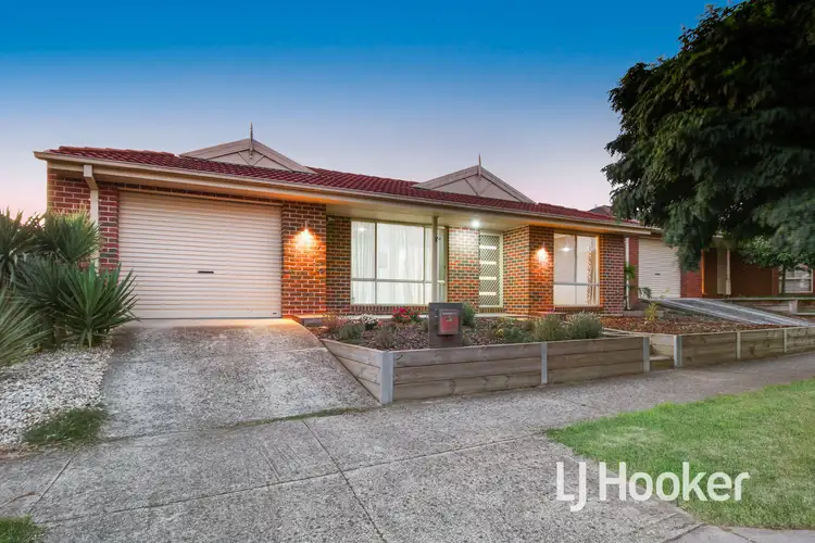 13 Riviera Drive, Pakenham VIC 3810