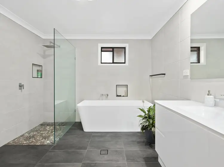 202 Jacaranda Avenue, Figtree NSW 2525
