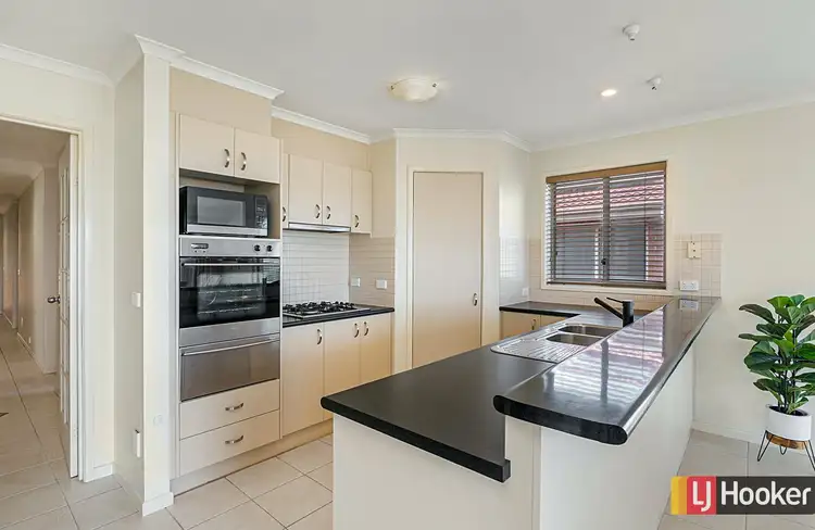 Sixth view of Homely house listing, 39 Toscana Way, Hidden Valley VIC 3756