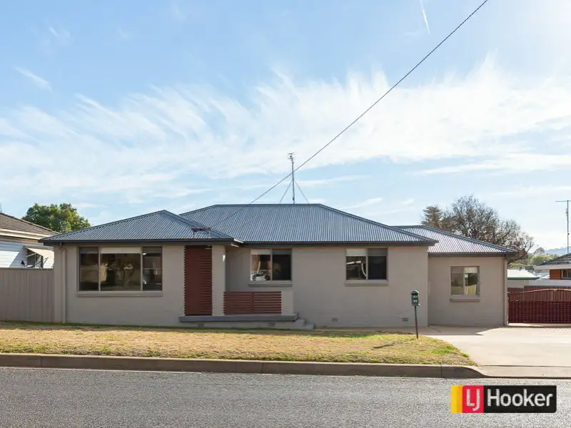 Main view of Homely house listing, 42 Wilburtree, Tamworth NSW 2340