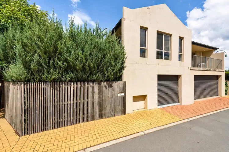 2/17 Woolshed Lane, Harrison ACT 2914