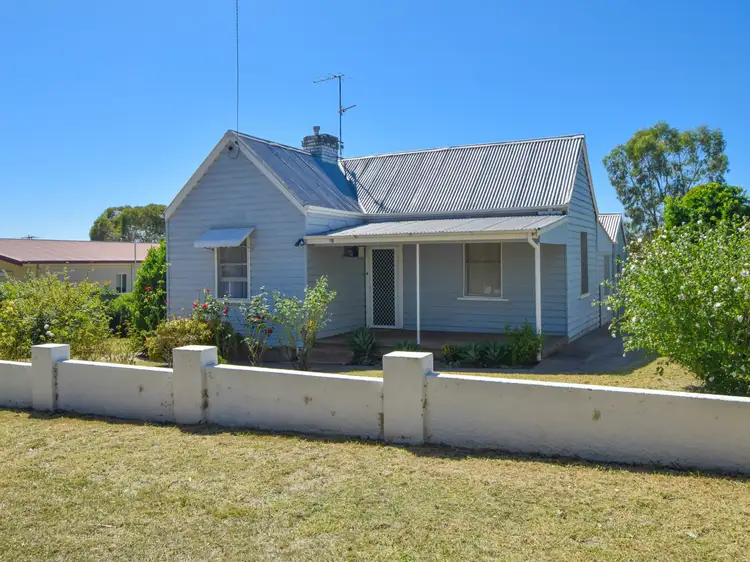 68 Yass Street, Young NSW 2594