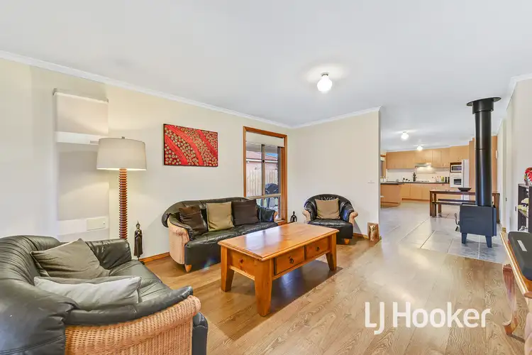 Fourth view of Homely house listing, 9 Rossi Close, Pakenham VIC 3810