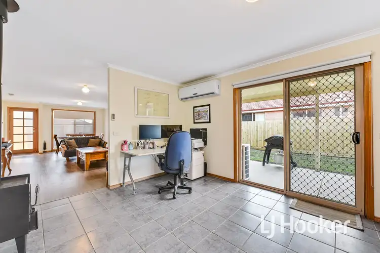 Fifth view of Homely house listing, 9 Rossi Close, Pakenham VIC 3810
