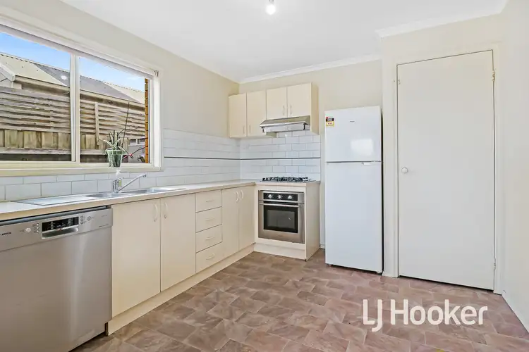 Fifth view of Homely house listing, 16 Linmac Crescent, Hampton Park VIC 3976