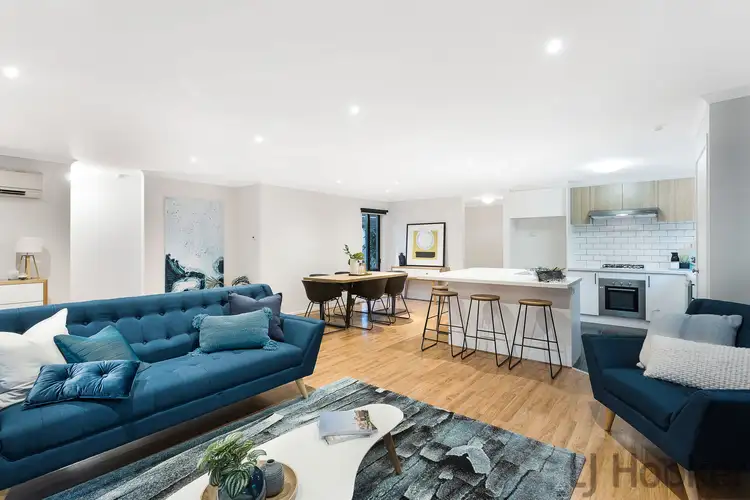 2/17 Farnham Road, Bayswater VIC 3153