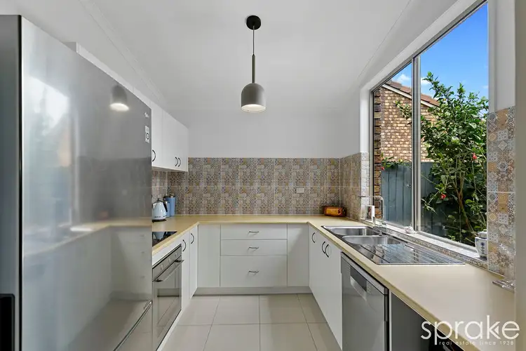 4 Woodland Close, Torquay QLD 4655