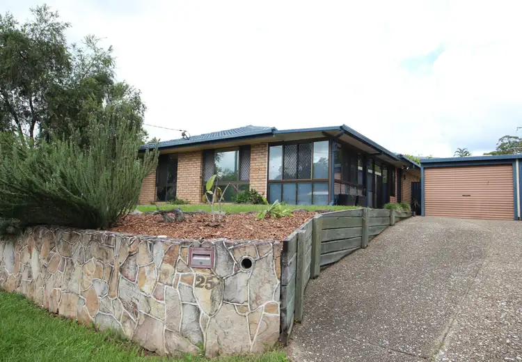 25 Macquarie Drive, Petrie QLD 4502